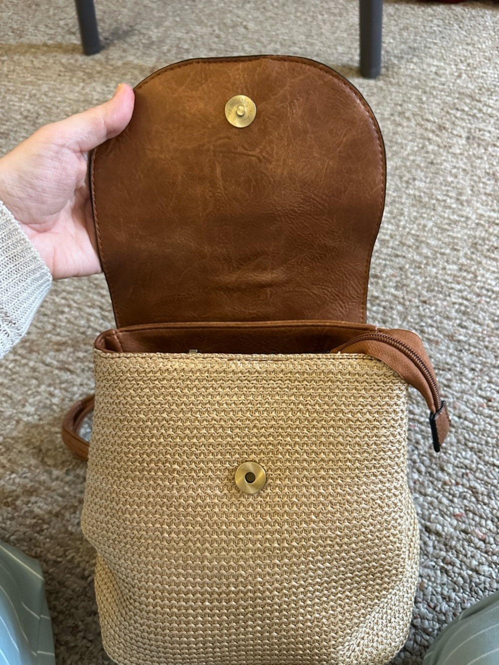 Raffia and Vegan Leather Backpack - Picture 9 of 16